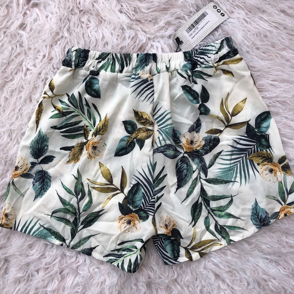 boohoo Grace floral print shorts size 8 - Picture 4 of 6